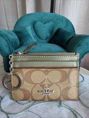 COACH Signature Canvas Card Case Keychain